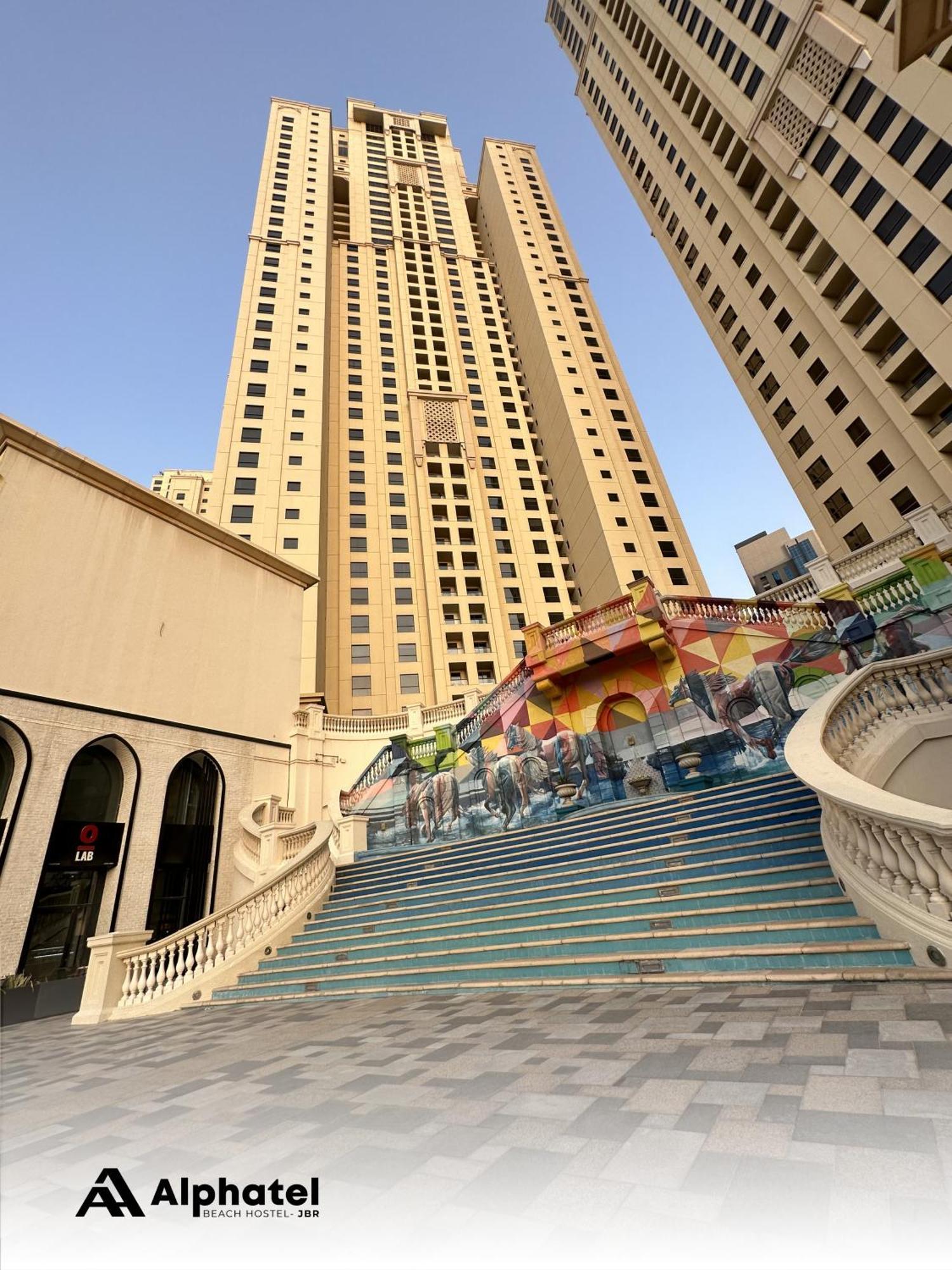 Alphatel Beach Jbr Хостел Дубай